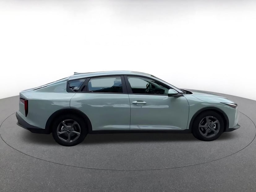 2025 Kia K4 - Image 16