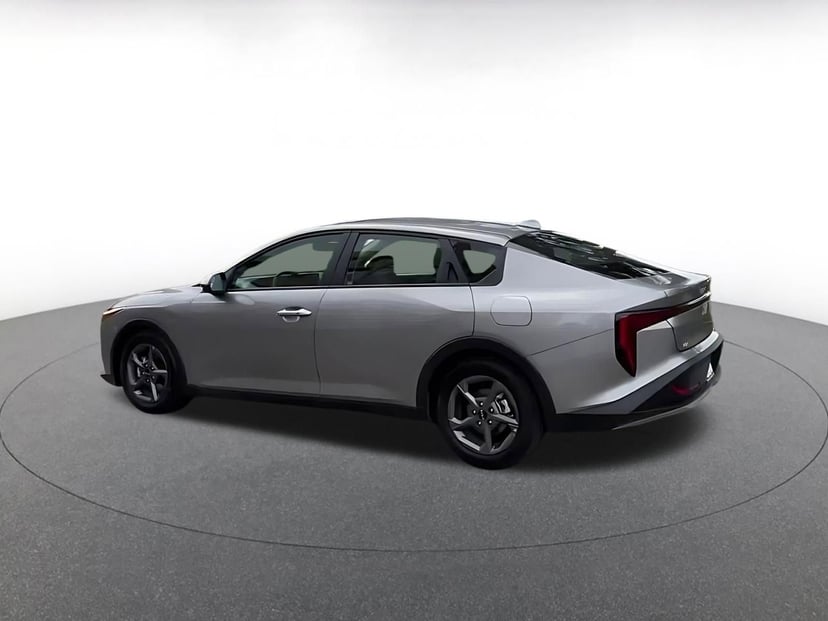 2025 Kia K4 - Image 10