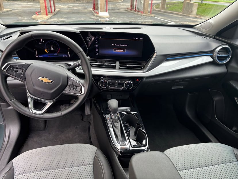 2025 Chevrolet Trax - Image 28
