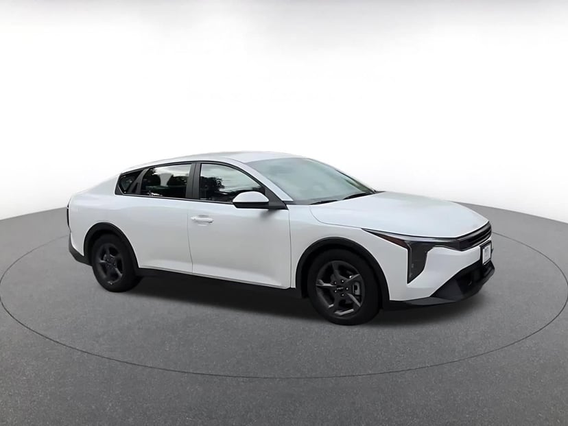 2025 Kia K4 - Image 2