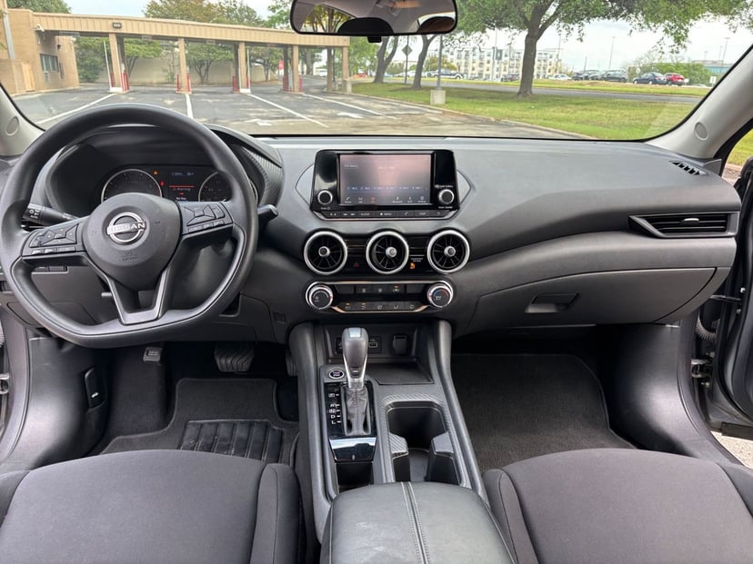 2025 Nissan Sentra - Image 14