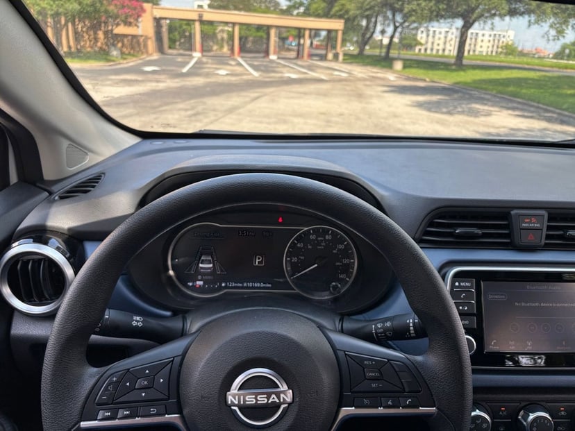 2025 Nissan Versa - Image 20