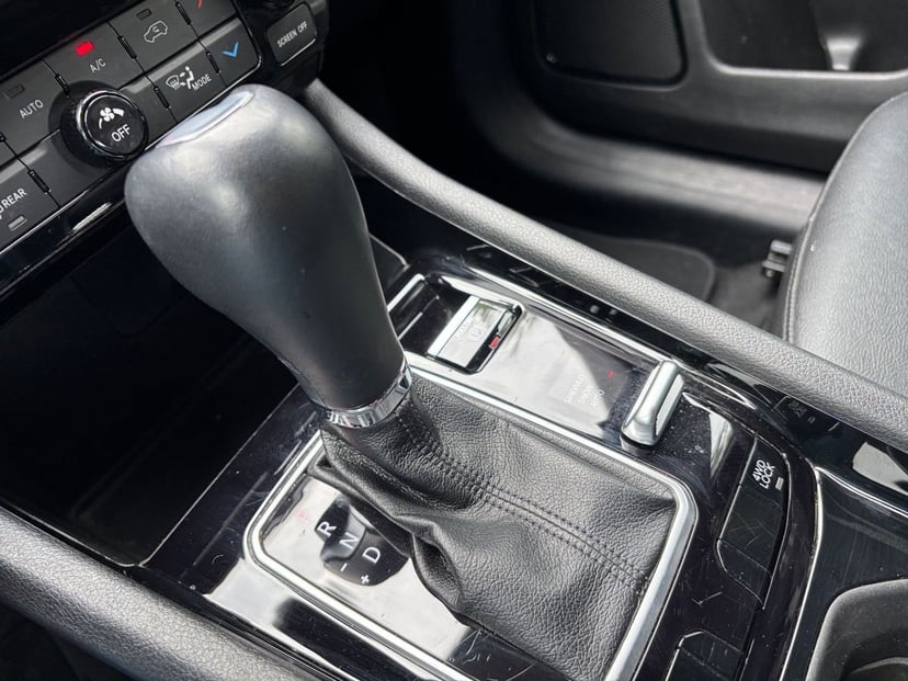 2025 Jeep Compass - Image 36