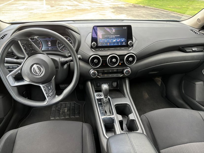 2025 Nissan Sentra - Image 28