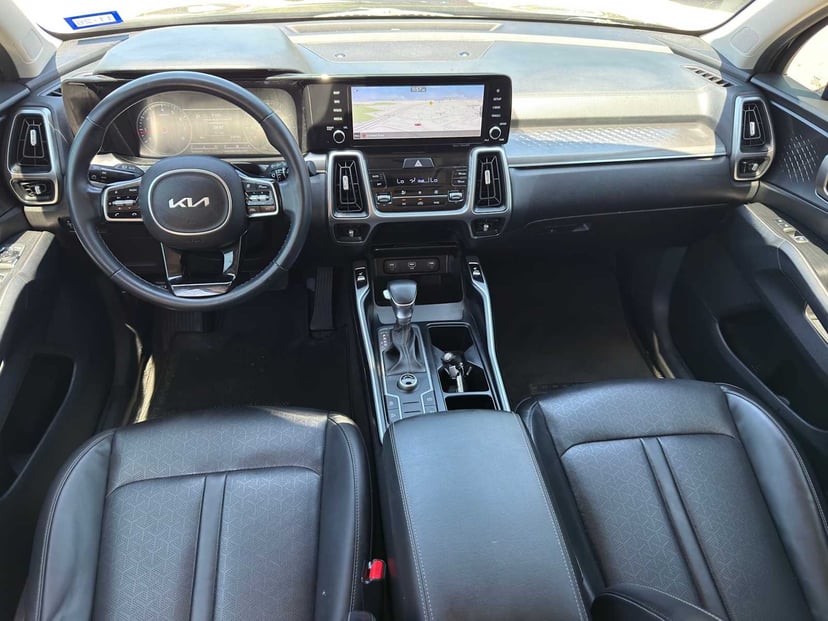 2022 Kia Sorento - Image 21