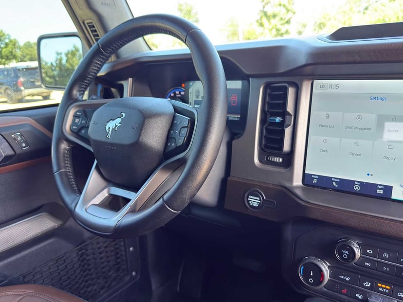 2022 Ford Bronco - Image 32