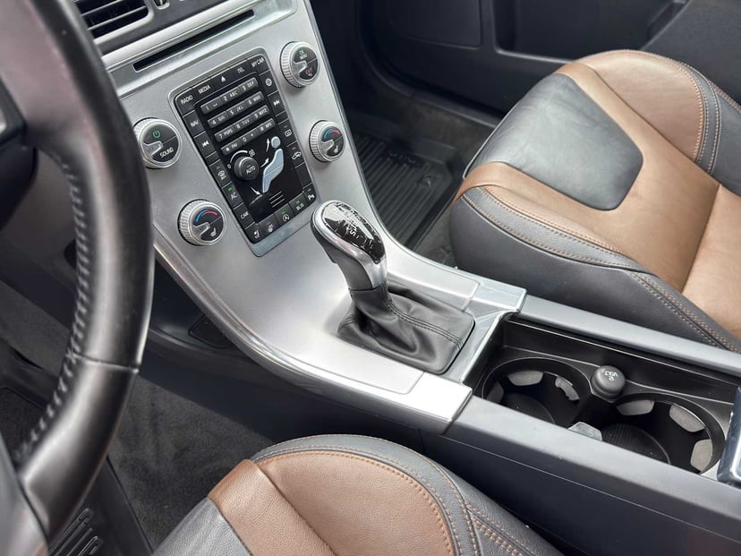 2017 Volvo XC60 - Image 6