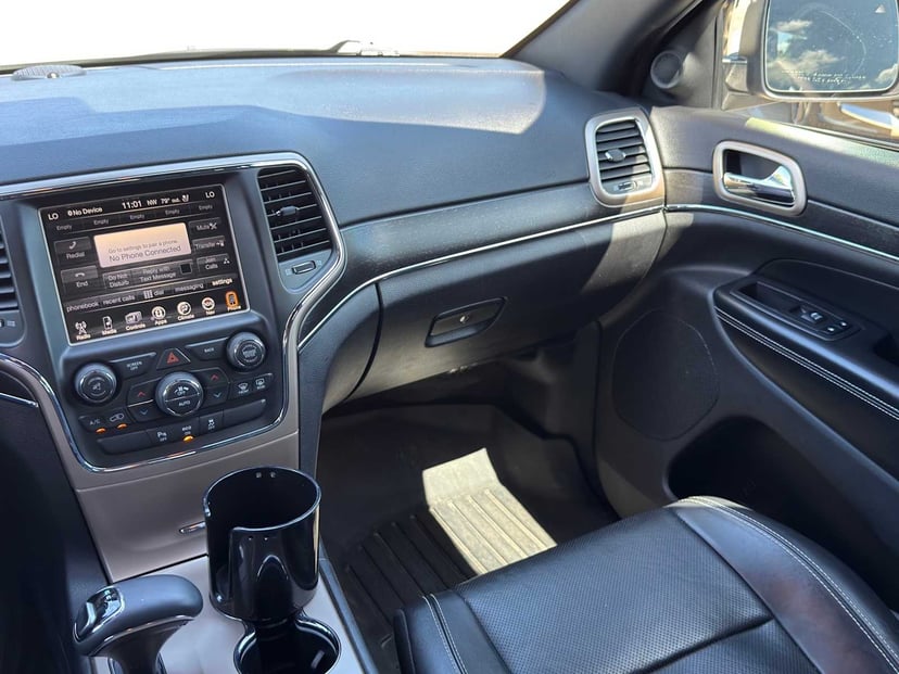 2015 Jeep Grand Cherokee - Image 26