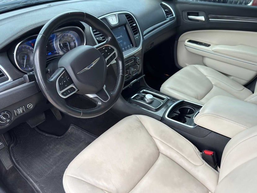 2020 Chrysler 300 - Image 8