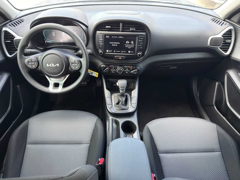 2025 Kia Soul - Image 22