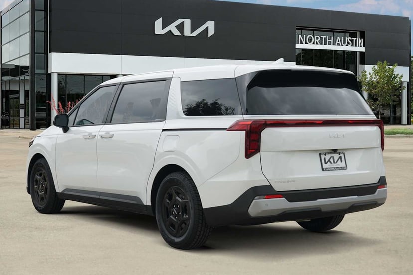 2025 Kia Carnival - Image 3