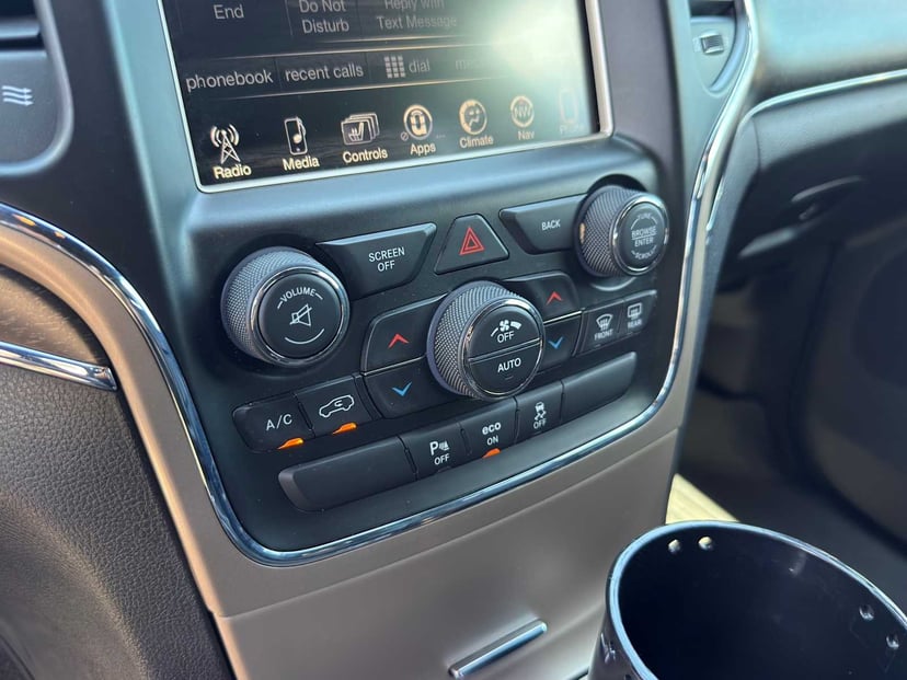 2015 Jeep Grand Cherokee - Image 12