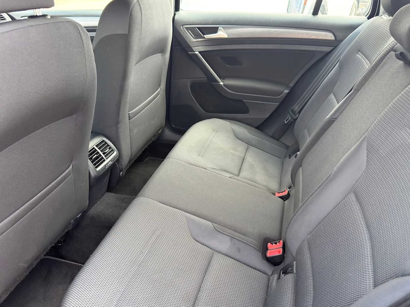 2019 Volkswagen Golf SportWagen - Image 24