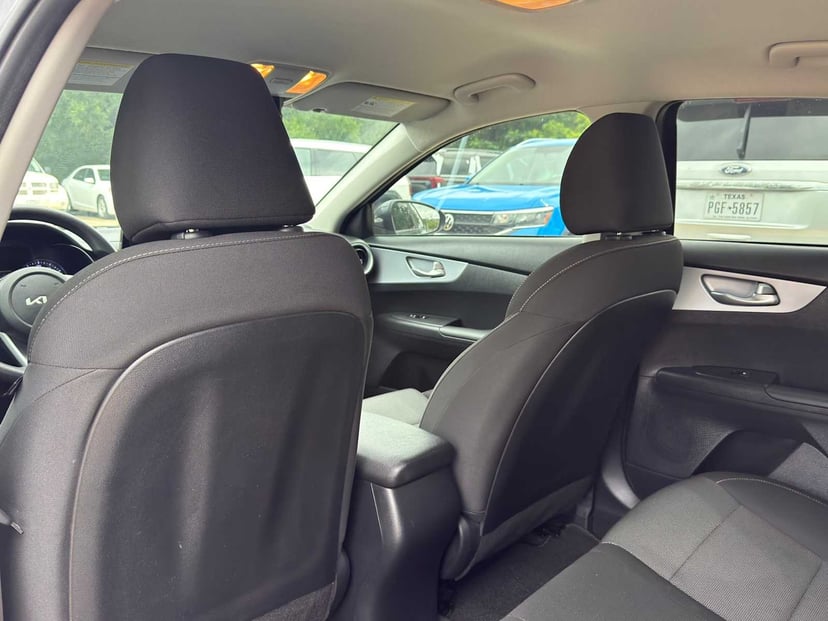 2024 Kia Forte - Image 26