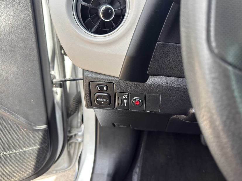 2017 Toyota Corolla - Image 19