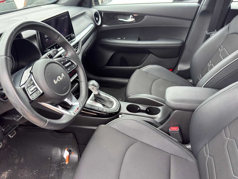 2023 Kia Forte - Image 9