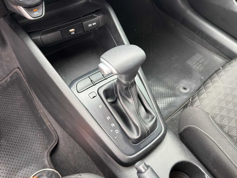 2023 Kia Rio - Image 10