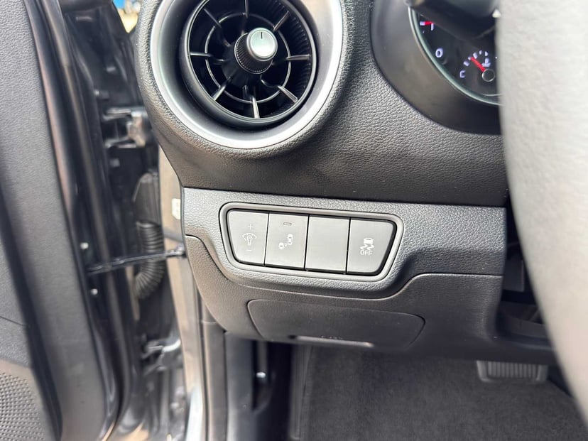2024 Kia Forte - Image 19