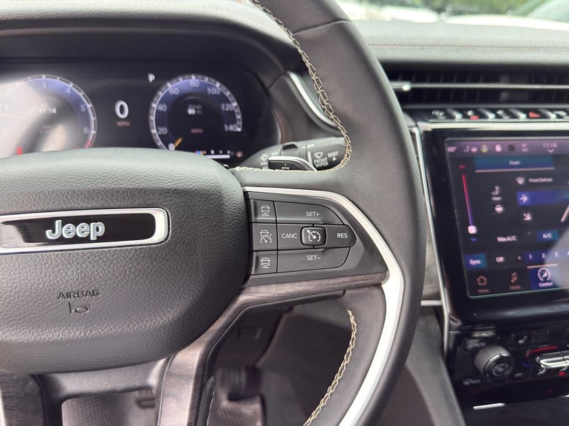 2023 Jeep Grand Cherokee - Image 15