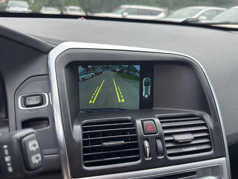 2017 Volvo XC60 - Image 9