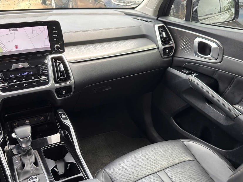 2021 Kia Sorento - Image 25