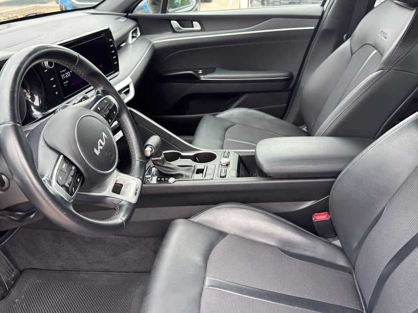 2024 Kia K5 - Image 8