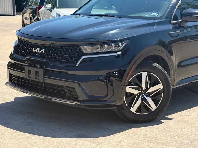 2022 Kia Sorento - Image 2