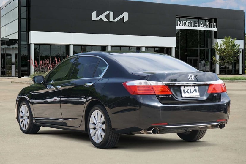 2015 Honda Accord - Image 2
