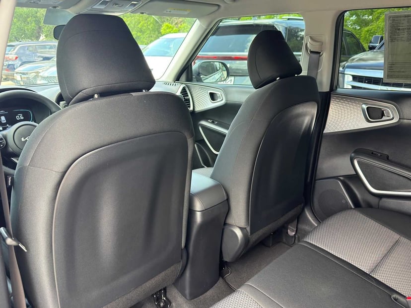 2025 Kia Soul - Image 25