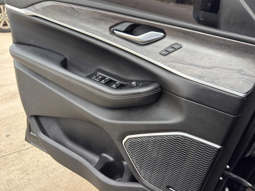 2023 Jeep Grand Cherokee - Image 17