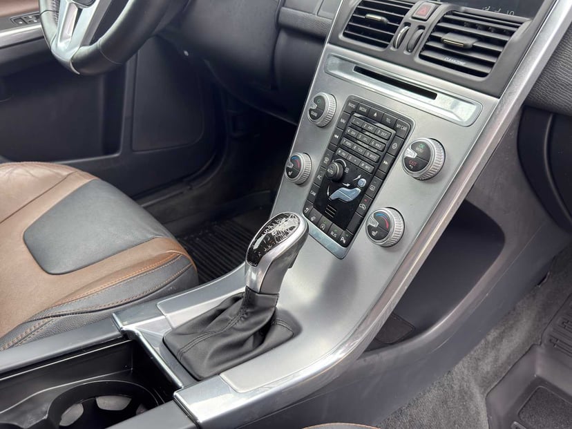 2017 Volvo XC60 - Image 23
