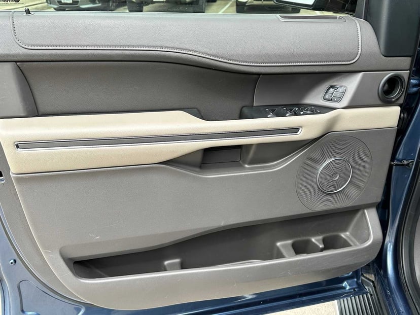 2020 Ford Expedition - Image 17