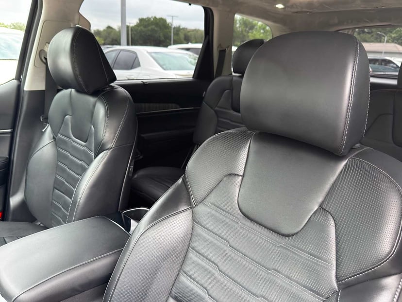 2023 Kia Telluride - Image 12