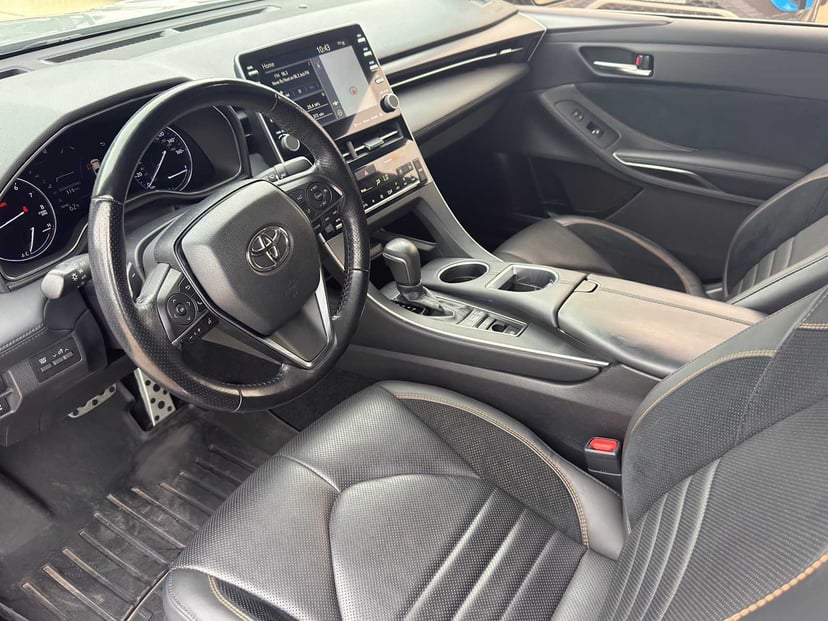 2019 Toyota Avalon - Image 12