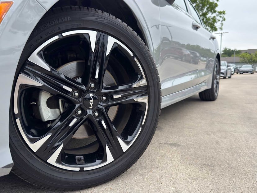 2024 Kia K5 - Image 3