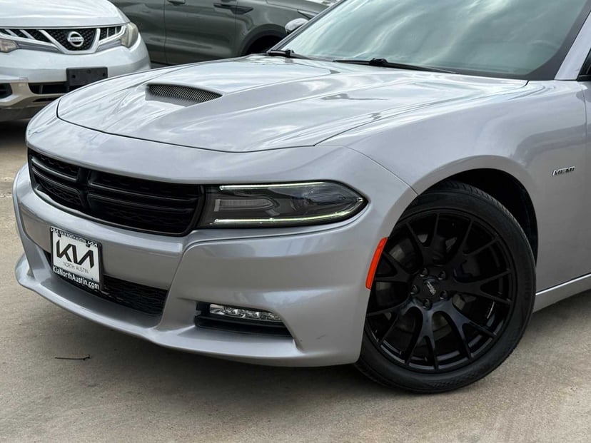 2017 Dodge Charger - Image 2