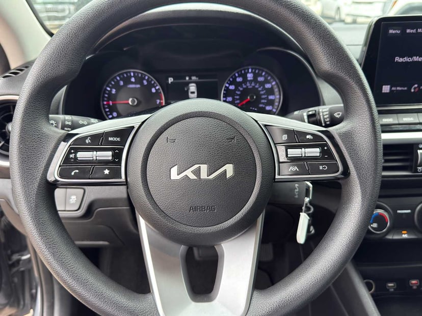 2024 Kia Forte - Image 17