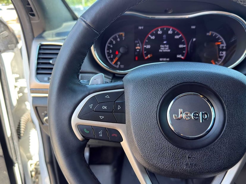 2015 Jeep Grand Cherokee - Image 15