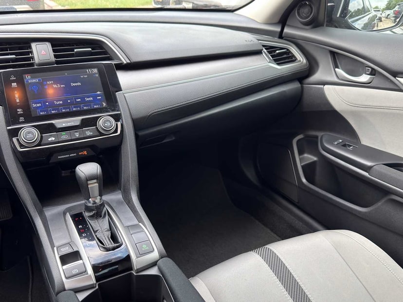 2017 Honda Civic - Image 25