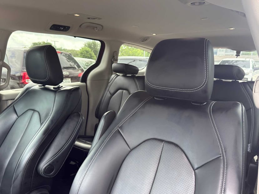 2023 Chrysler Pacifica - Image 13