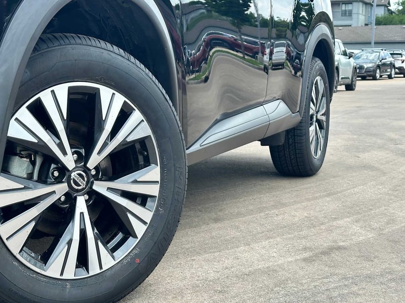 2021 Nissan Rogue - Image 2
