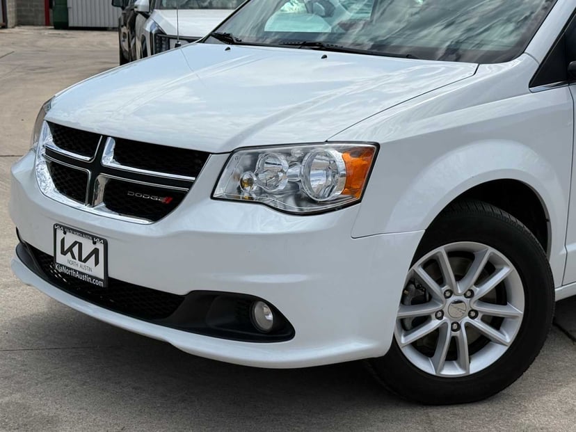 2019 Dodge Grand Caravan - Image 2
