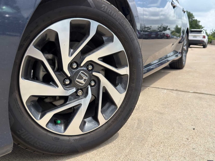 2017 Honda Civic - Image 5