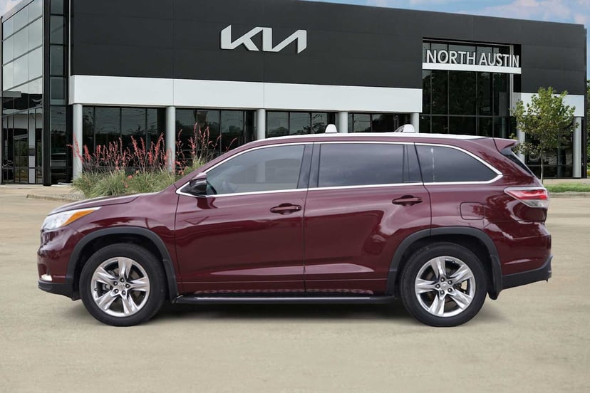 2015 Toyota Highlander - Image 1