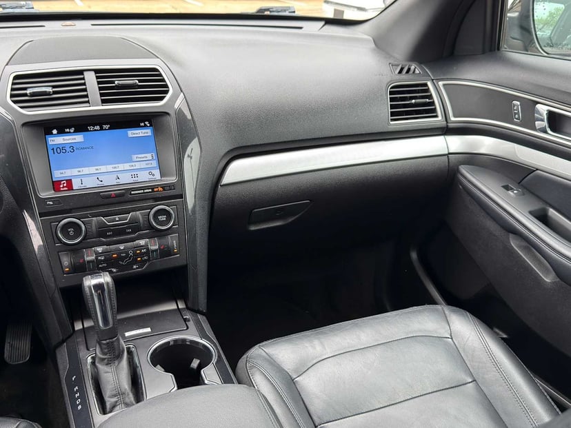 2017 Ford Explorer - Image 21