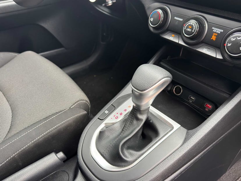 2024 Kia Forte - Image 28