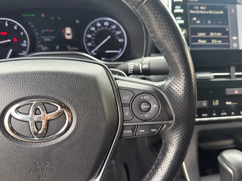 2019 Toyota Avalon - Image 21