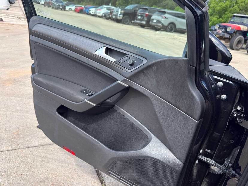 2019 Volkswagen Golf SportWagen - Image 19