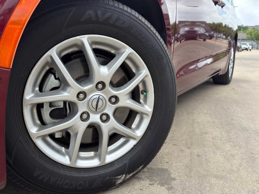 2023 Chrysler Pacifica - Image 3