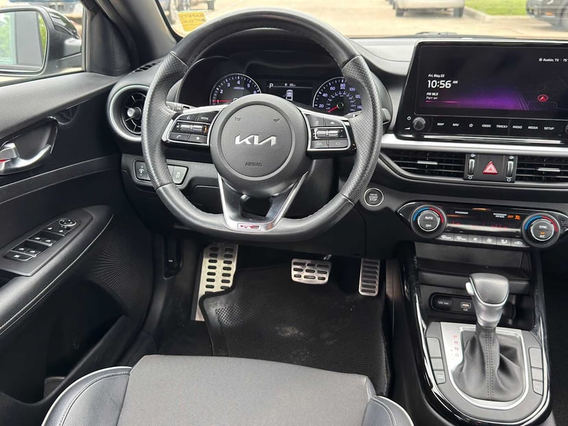 2023 Kia Forte - Image 25